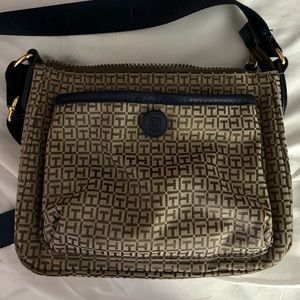 Preloved Tommy Hilfiger Crossbody Bag
